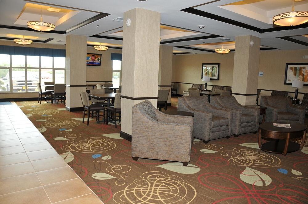 Holiday Inn Express & Suites Clinton By Ihg Exteriör bild