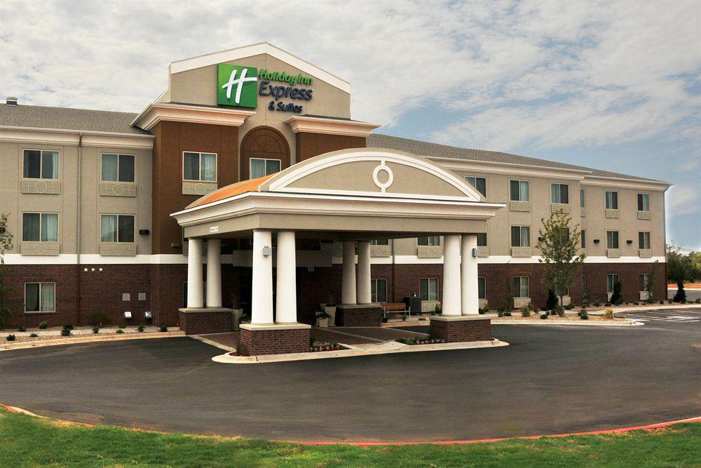 Holiday Inn Express & Suites Clinton By Ihg Exteriör bild