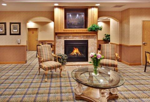 Holiday Inn Express & Suites Clinton By Ihg Exteriör bild