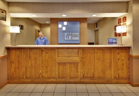 Holiday Inn Express & Suites Clinton By Ihg Exteriör bild