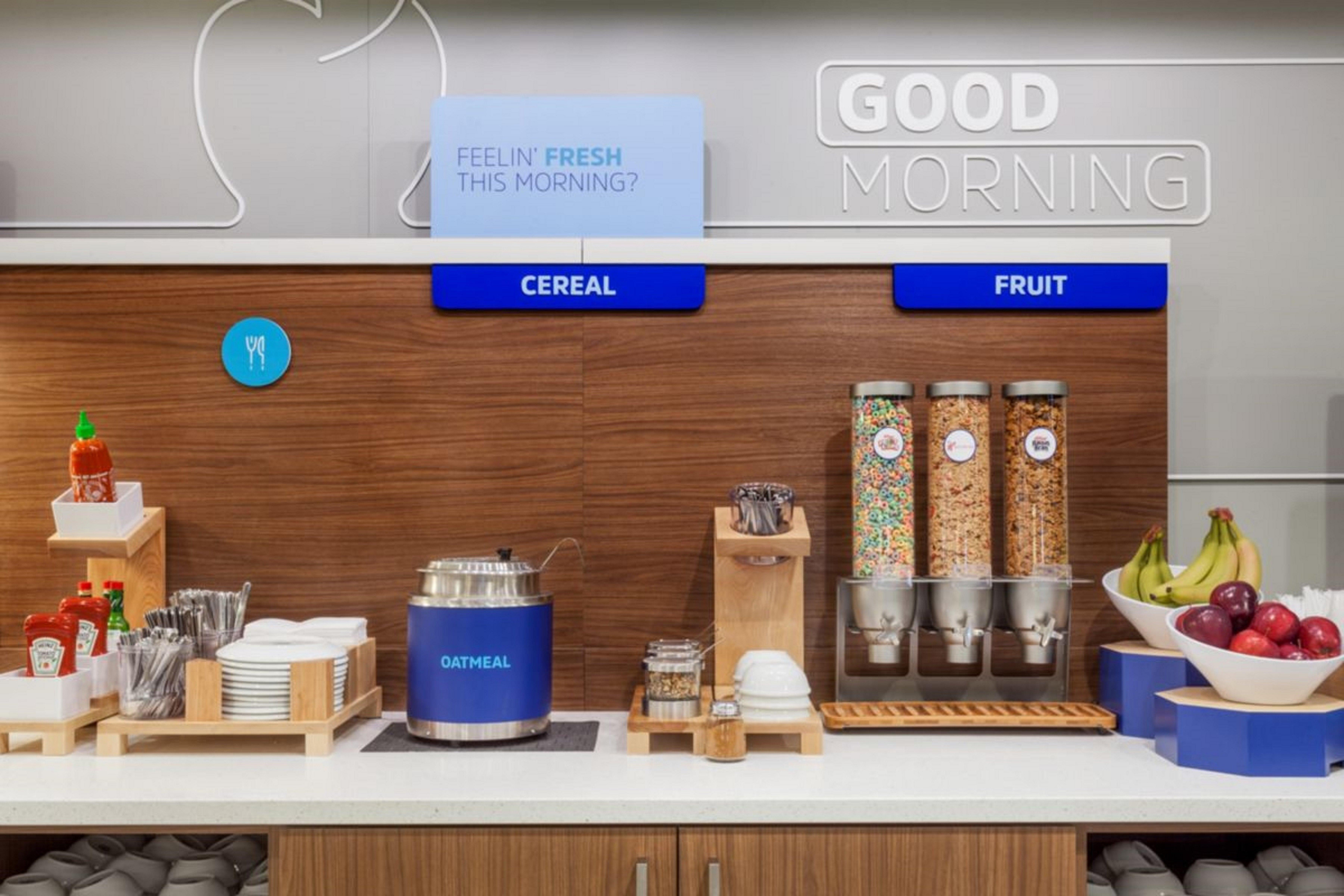 Holiday Inn Express & Suites Clinton By Ihg Exteriör bild