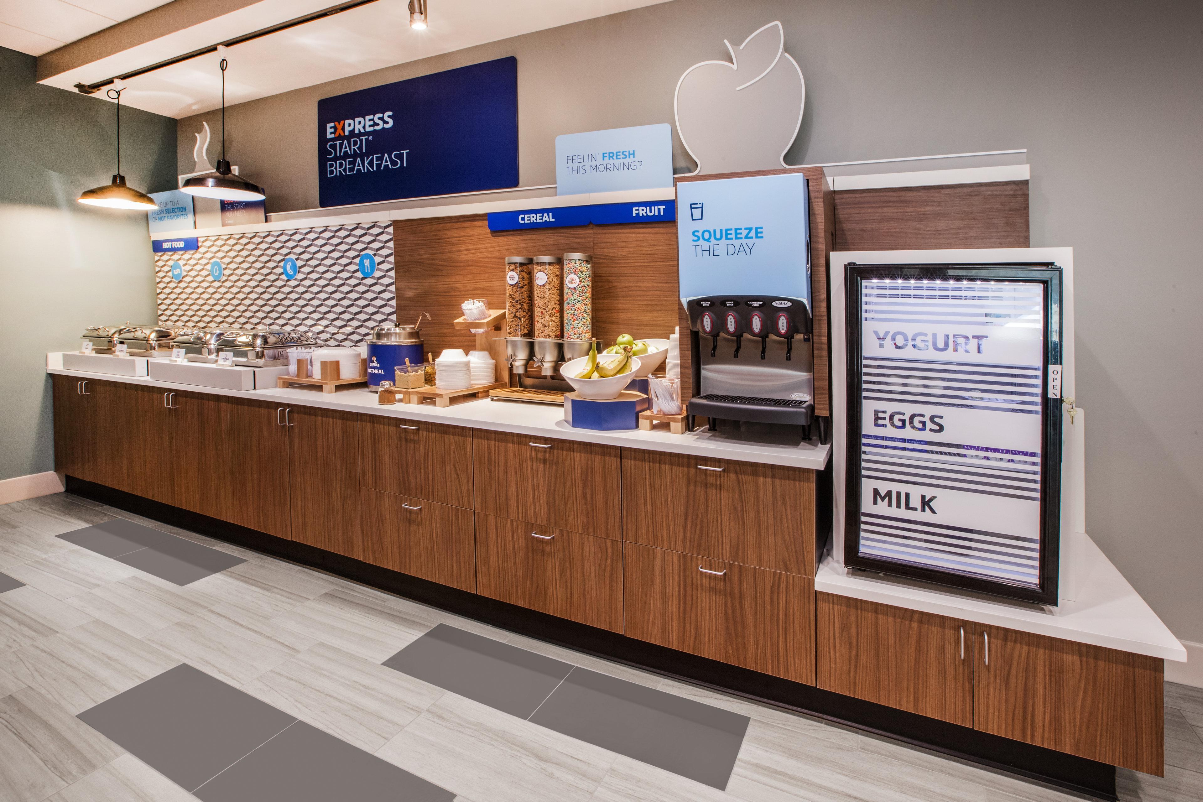 Holiday Inn Express & Suites Clinton By Ihg Exteriör bild