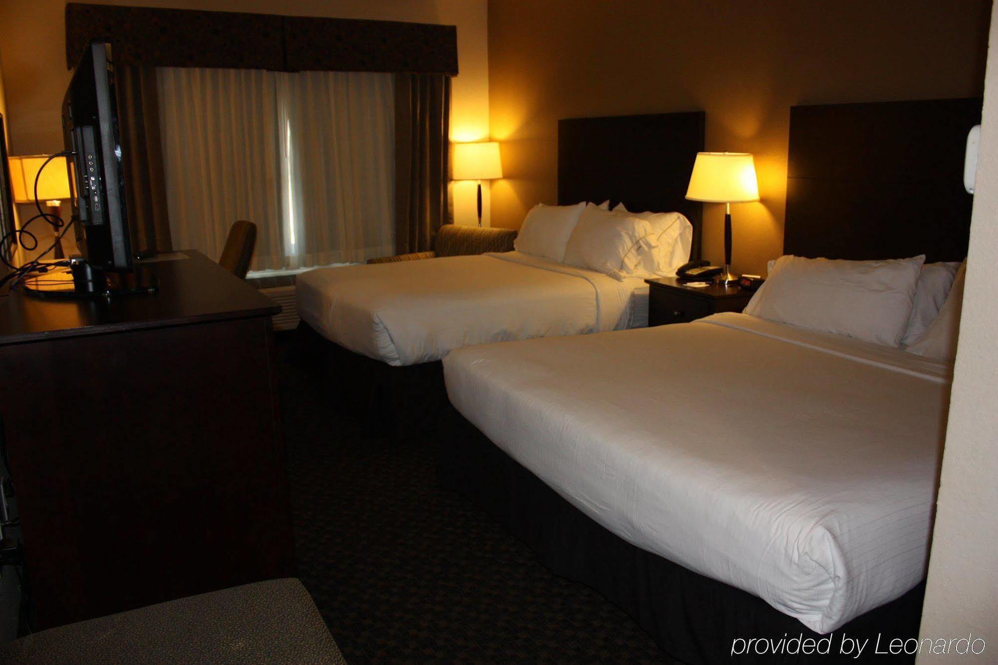 Holiday Inn Express & Suites Clinton By Ihg Exteriör bild